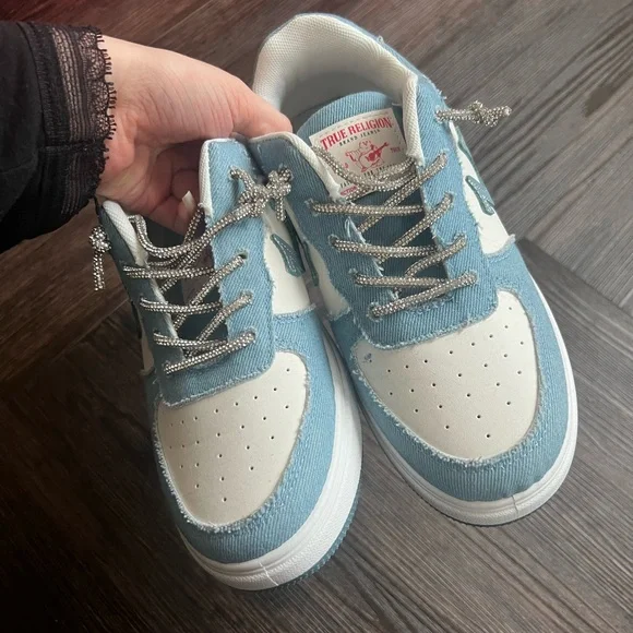 NWOT True Religion Sneakers size 6 - Picture 5 of 10